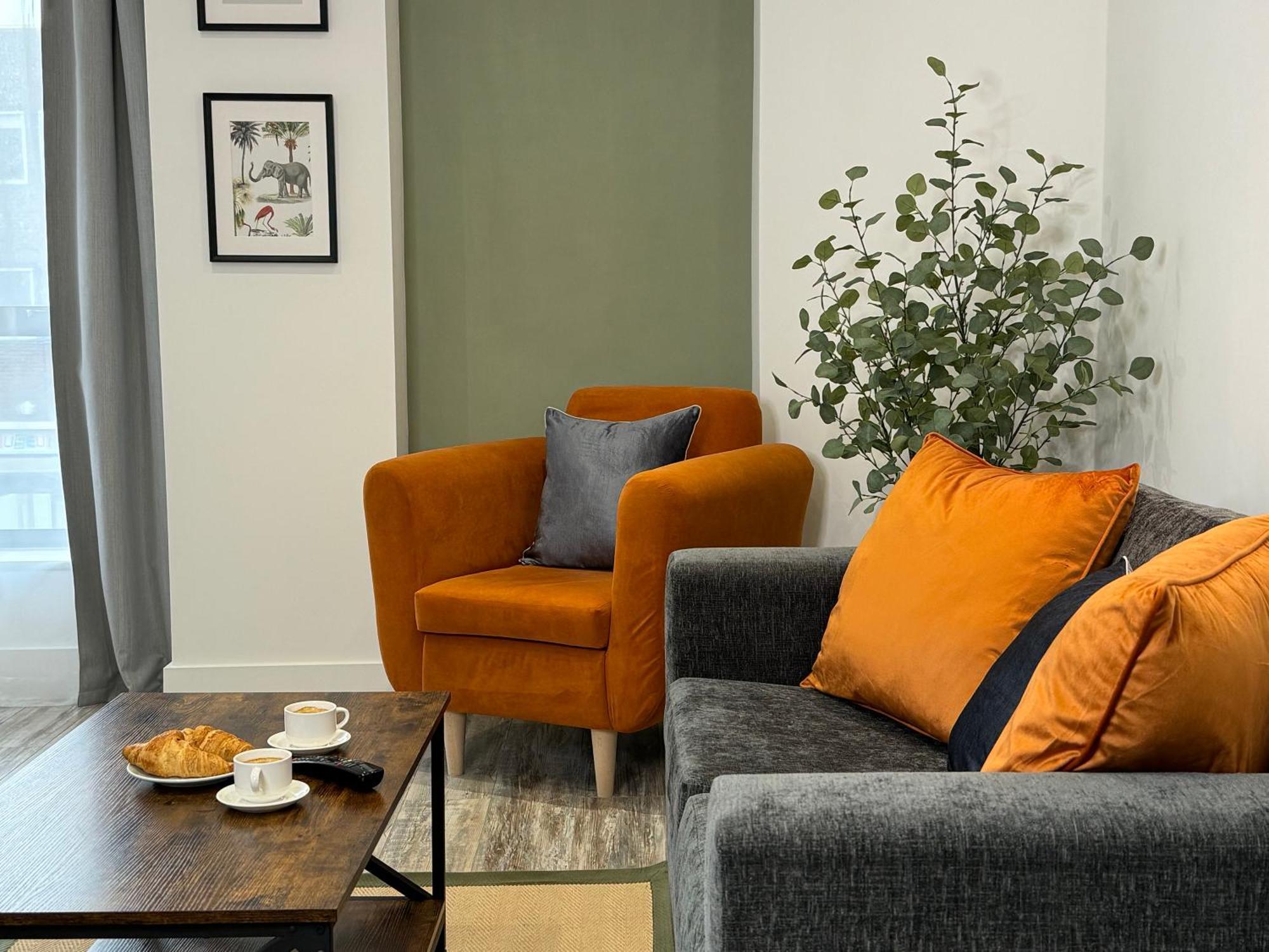 Modern One-Bedroom Apartment Swindon Exterior foto